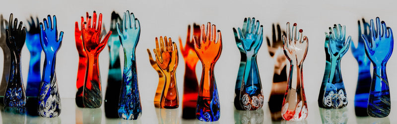 Glass Hands Collection: Víya x Raiffe