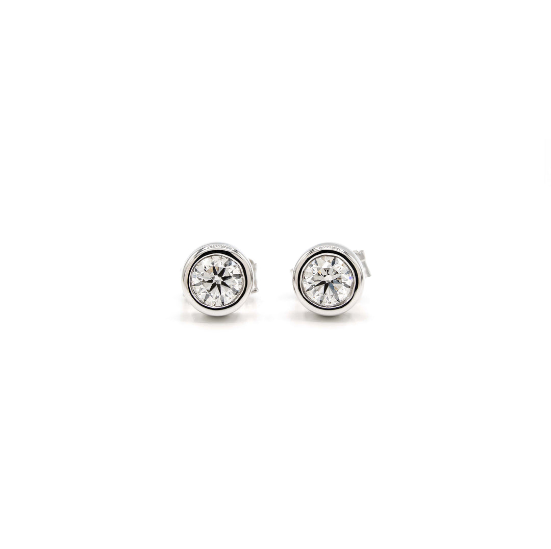 Víya Round Diamond Bezel Stud Earrings White Gold 14K