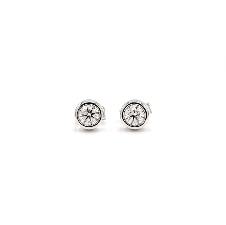 Víya Round Diamond Bezel Stud Earrings White Gold 14K