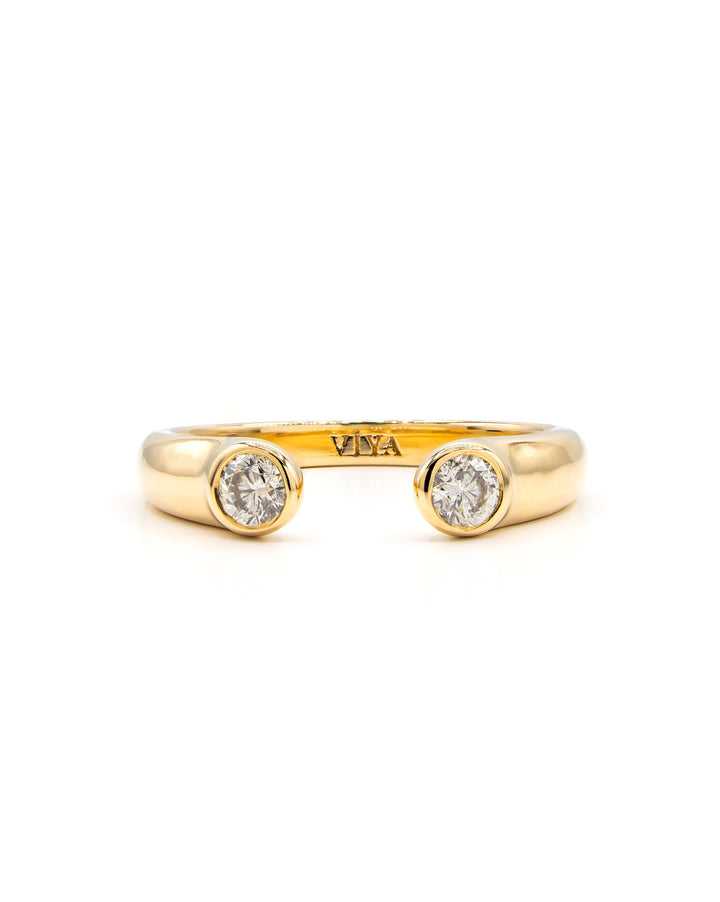 Round Diamond Bezel Ring Yellow Gold