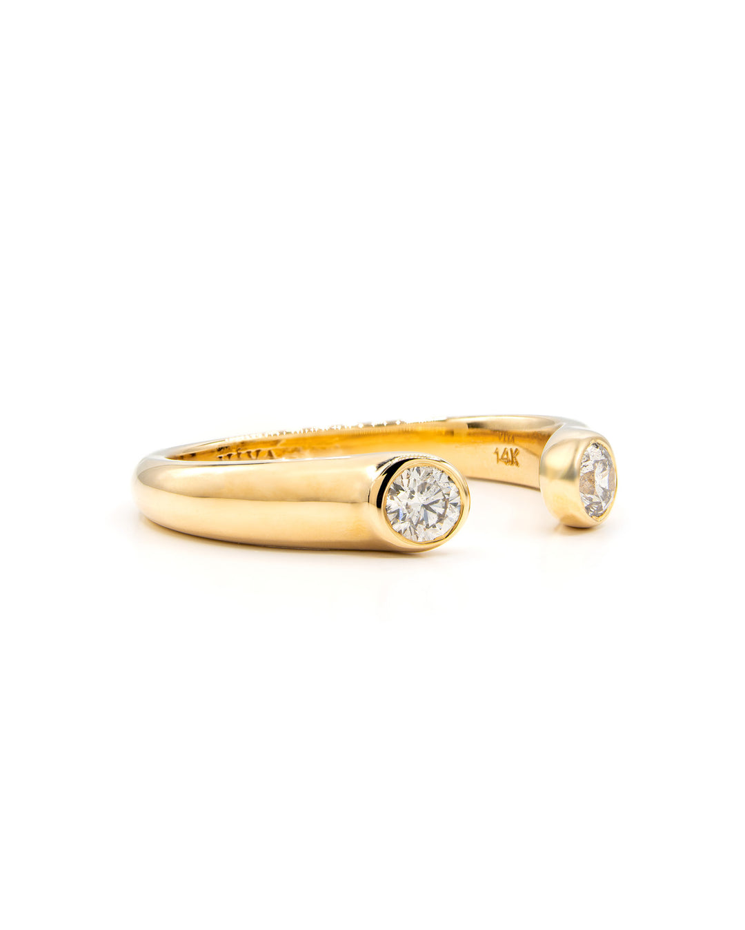 Round Diamond Bezel Ring Yellow Gold