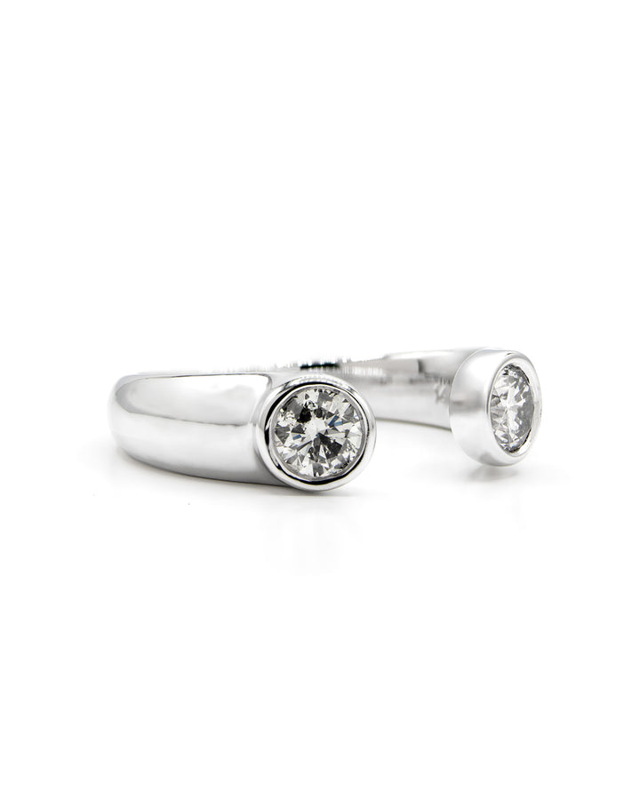 Round Diamond Bezel Ring White Gold