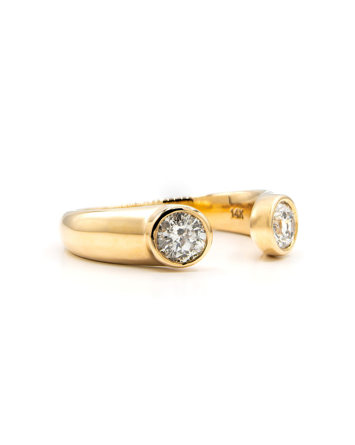 Round Diamond Bezel Ring Yellow Gold