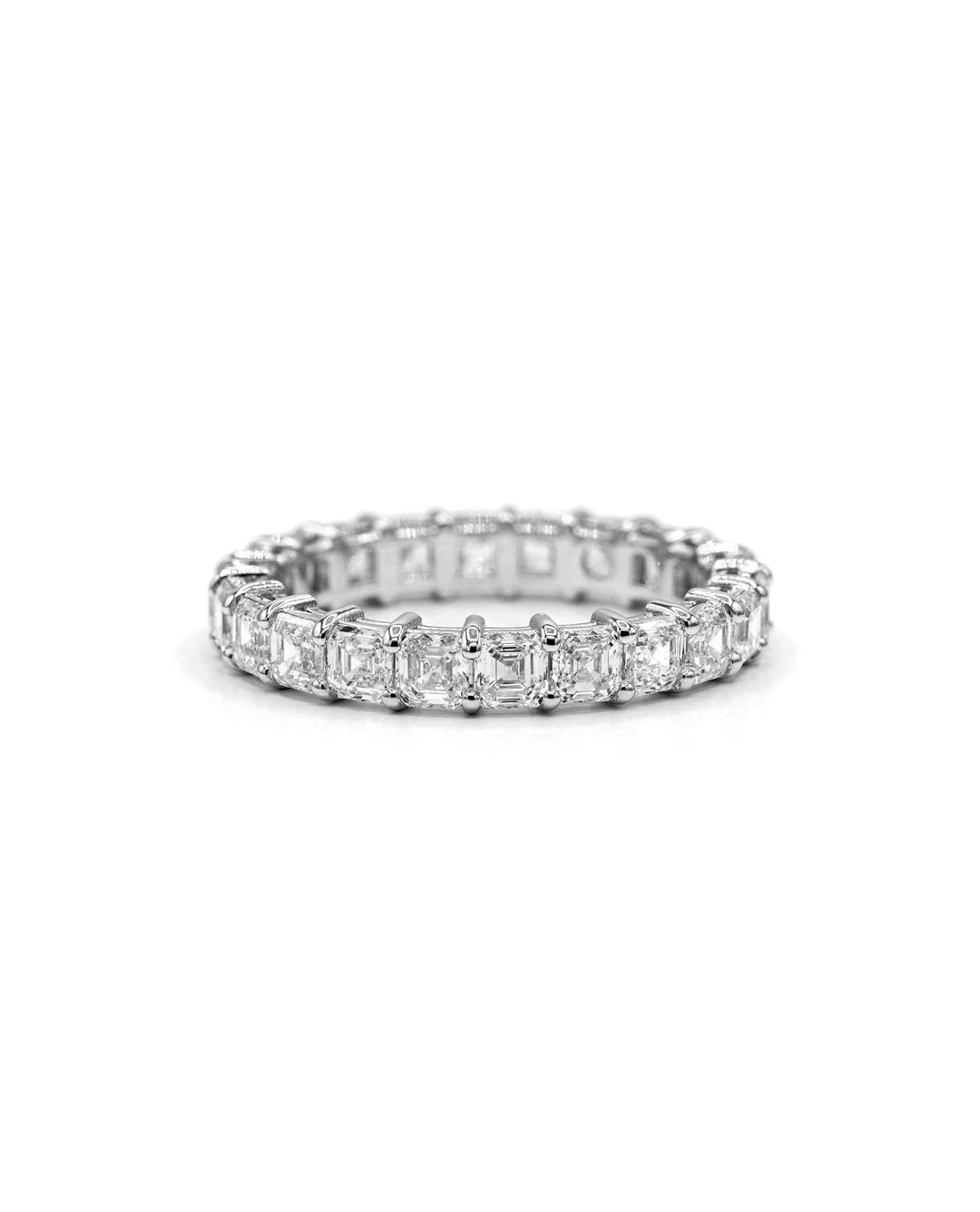 Víya Asscher Shape Diamond Eternity Ring White Gold 14K