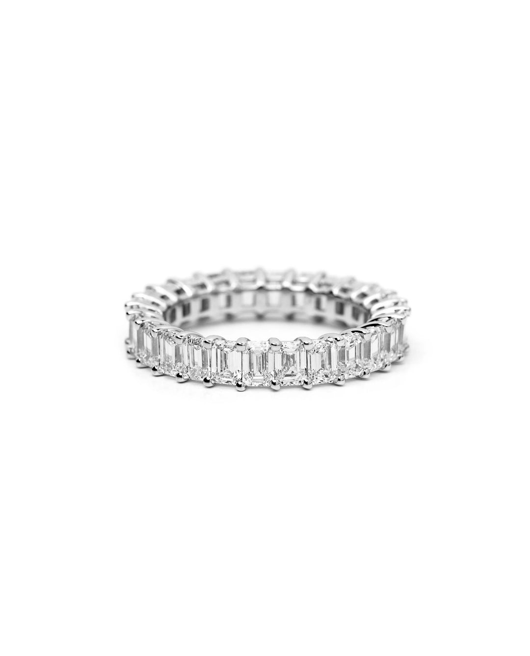 Víya Emerald Diamond 3 Carat North to South Eternity Ring White Gold 14K