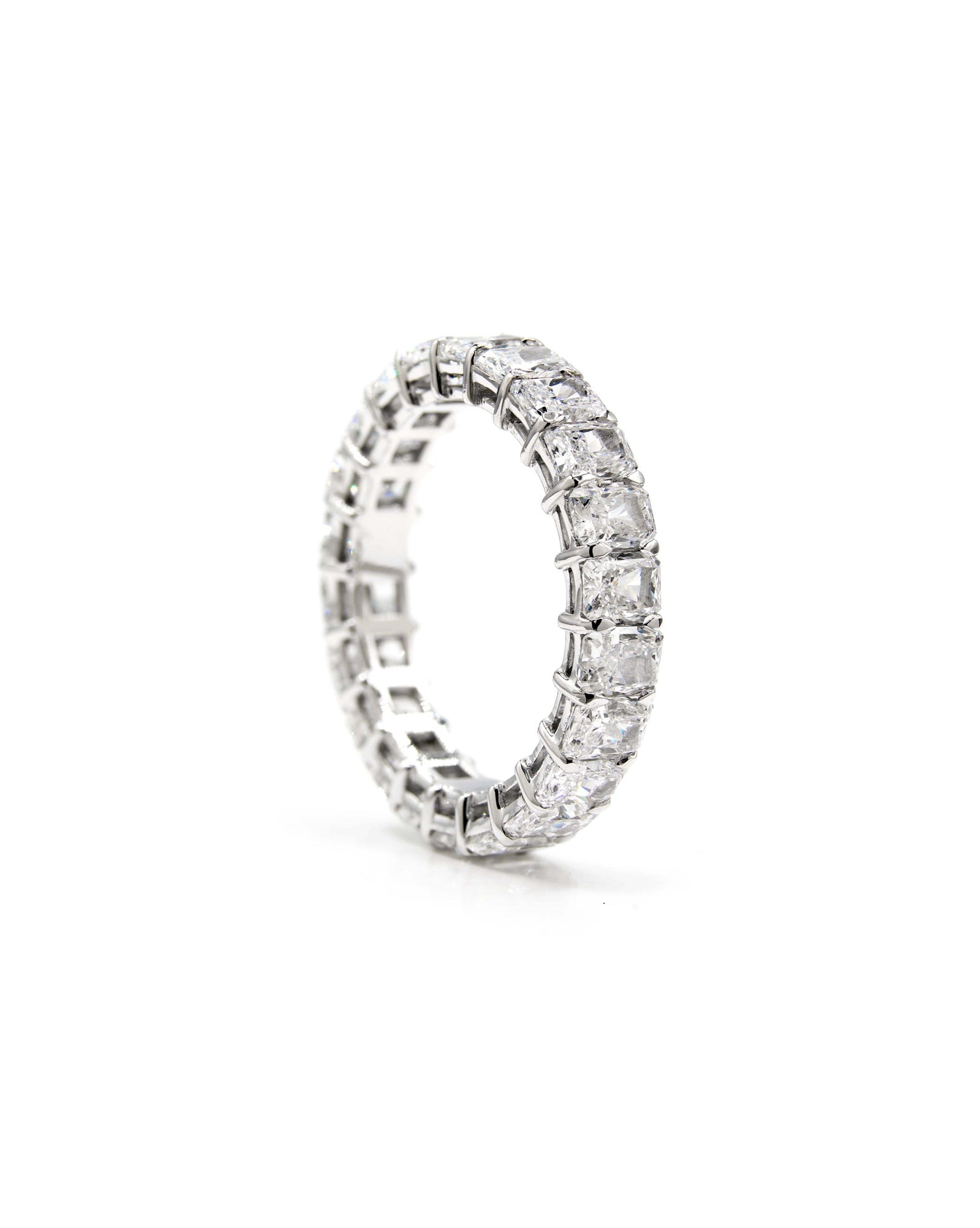 Víya Radiant Shape Diamond North to South Vertical Eternity Ring White Gold 14K
