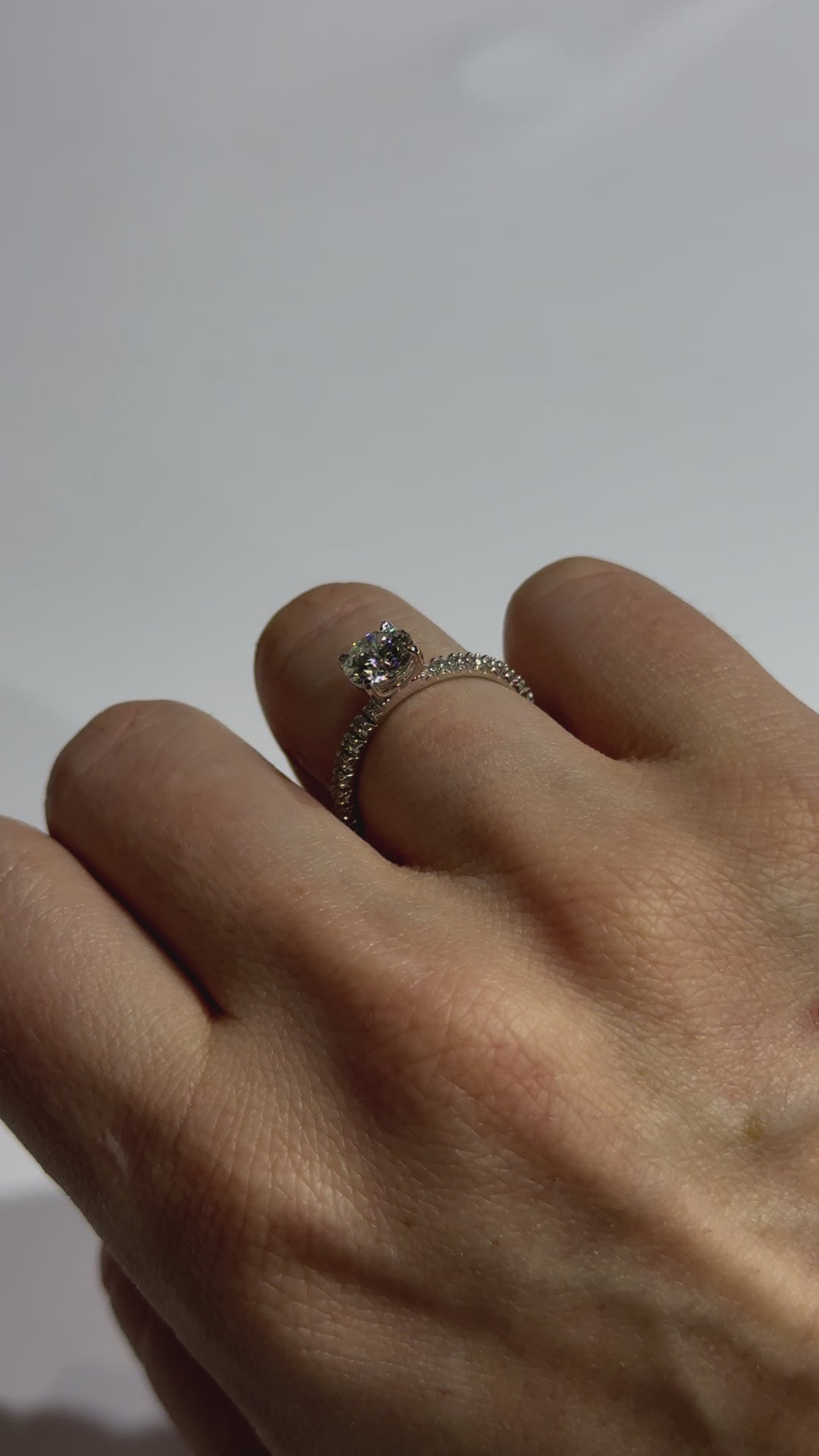 Solitaire Round Diamond Engagement Ring with Side Stones on body