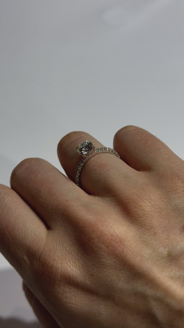 Solitaire Round Diamond Engagement Ring with Side Stones on body