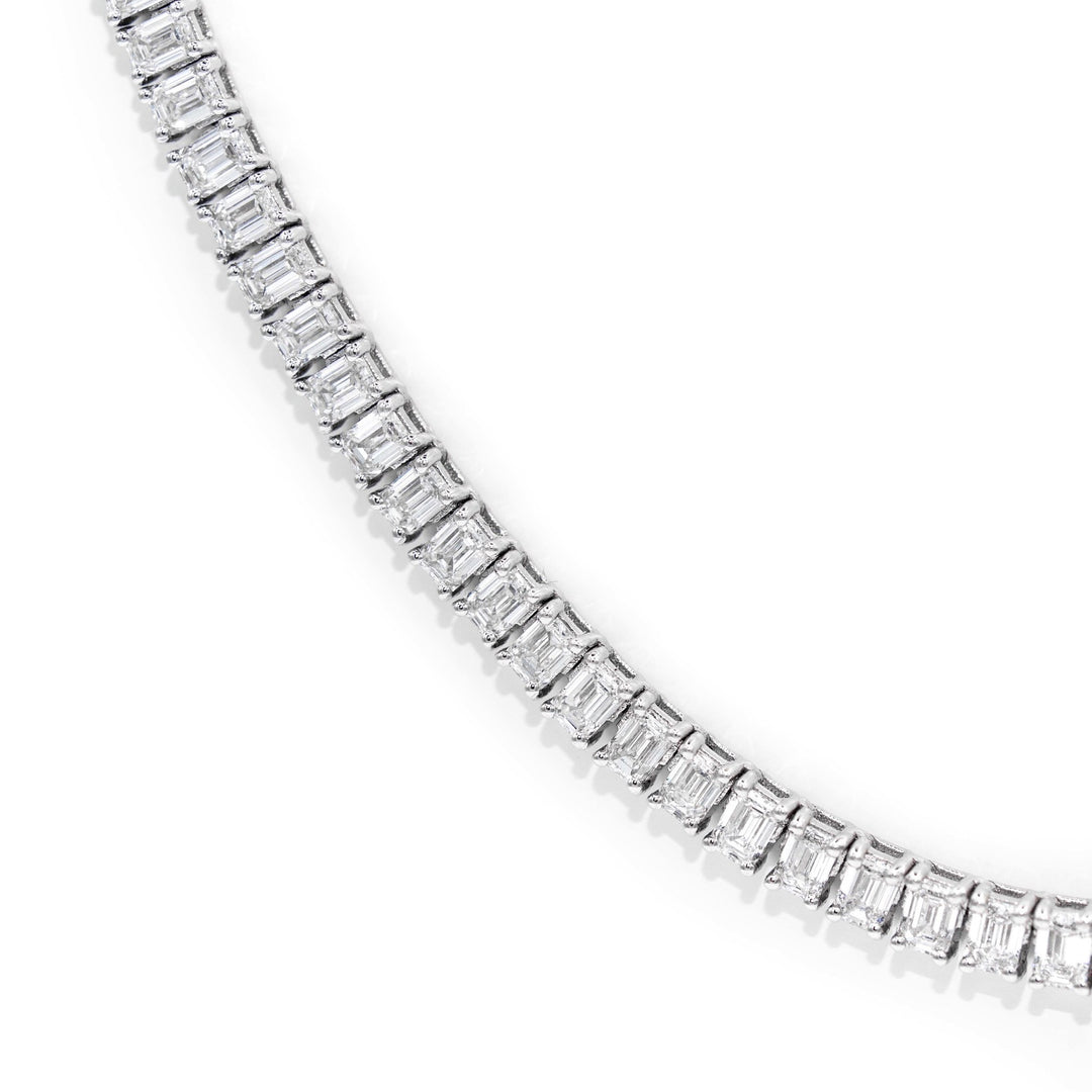Víya Emerald Diamond "North-to-South" Tennis Necklace White Gold 18K
