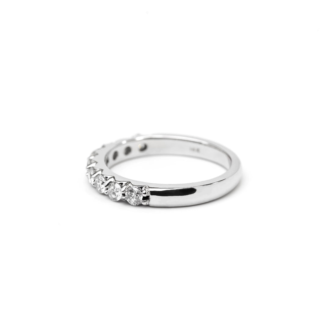 Víya Round Diamond Half Eternity Band White Gold 14K