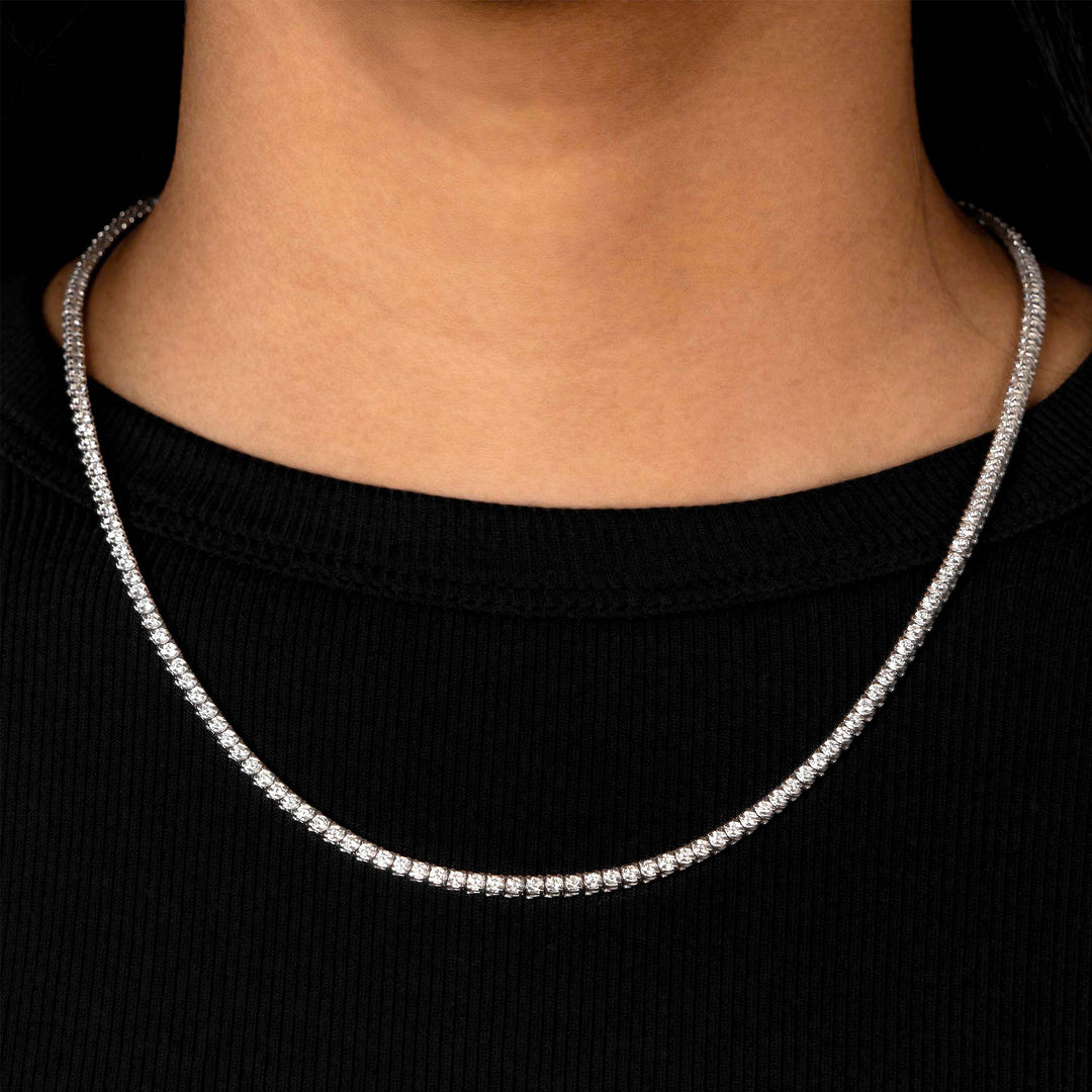 Víya Round Diamond Tennis Necklace Small White Gold 14K on body
